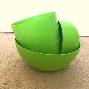 Click green plastic salad bowl set